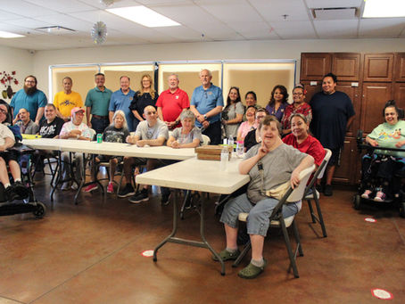 Kiwanis Pizza Party Celebrates VALLEYLIFE Members 
